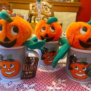 Halloween pumpkin glow in the dark mug and toy